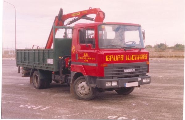 Grúas Ilicitanas camión grúa 2